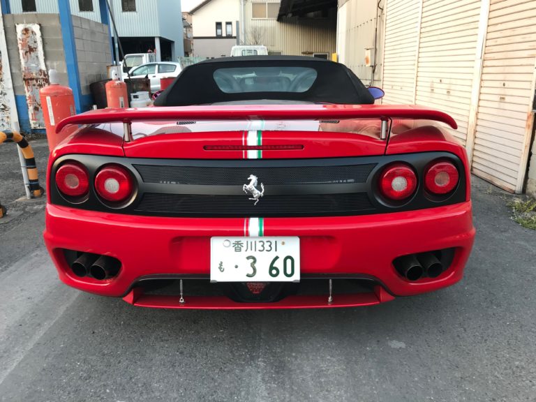 フェラーリ赤３